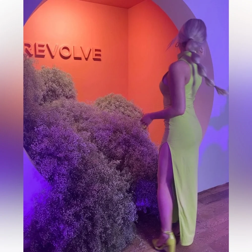 Elegant Lime Green Sleeveless Dress - Picture 7 of 9